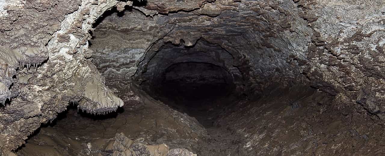 Одна з найбільших печер у світі - казкова печера Попелюшка.