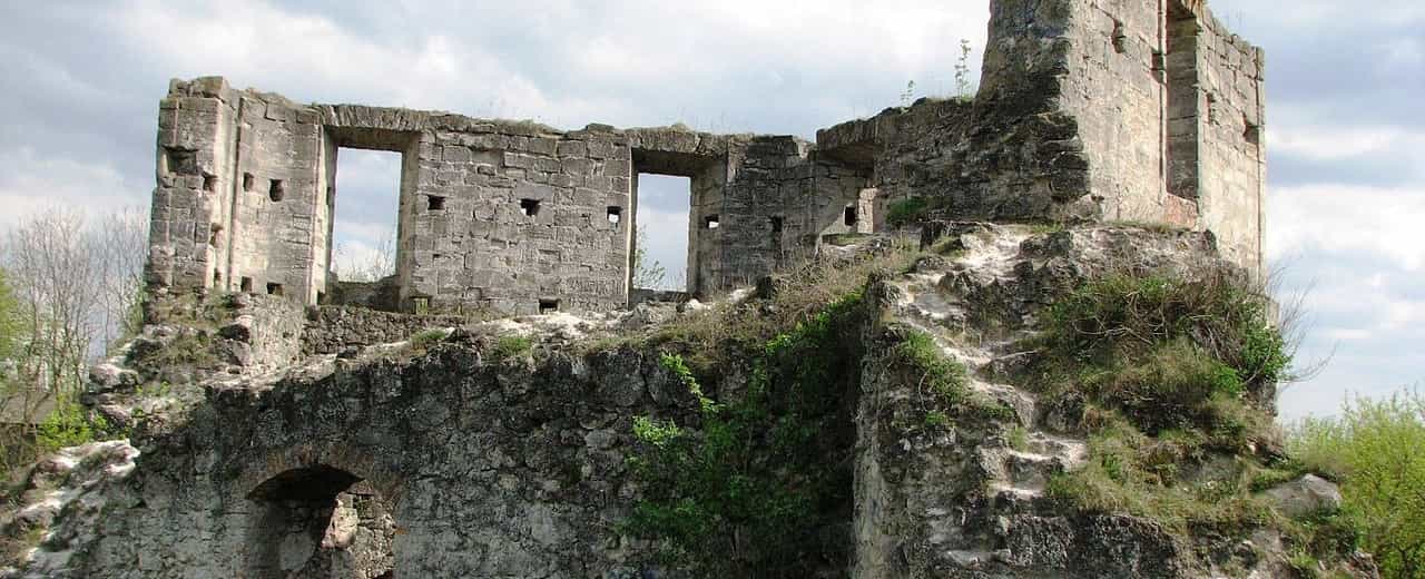 Токівський (Ожиговецький) замок в Тернопільській області