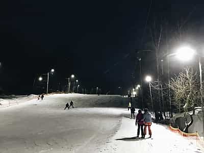 Розташований "Goloseev Ski Park" на вулиці Генерала Родимцева, 8. 