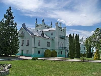 Неоготичний палац у Білокриниці - палац Вороніна