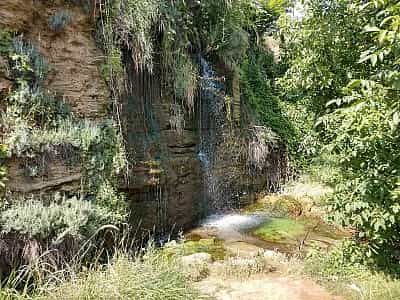 Особливий інтерес водоспад на Фонтанці викликає в теплу пору року, влітку, коли можна не тільки насолодитися його красою, а й освіжитися в холодній воді. 