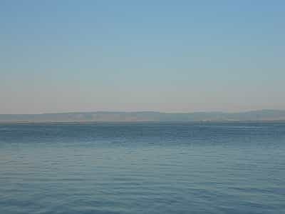 Озеро Кагул - популярне місце відпочинку в літню пору, тут дуже чиста вода та багато вільного місця для пікніків і наметів; також місцеві рибалки вподобали озеро, адже тут живуть різні види риб.