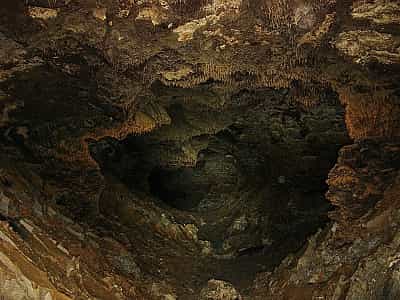Попелюшка - одне з чудес України, унікальна печера. Тож якщо ви захоплюєтеся відвідуванням подібних пам'яток - готуйтеся дивуватися і здобувати нові та яскраві враження.