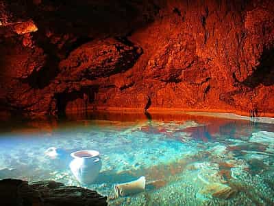 озеро в печері Кизил-Коба