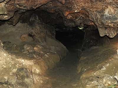 Кришталева печера з'явилася мільйони років тому. Зараз вона відкрита для відвідувань та екскурсій, у ній можна побачити безліч дивовижних кристалів, а також поправити здоров'я.