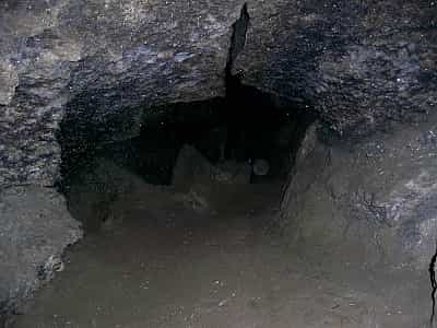 Одна з найбільших горизонтальних печер розташувалася на території України, в Тернопільській області. Назва її - Млинки.