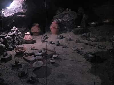 Музей Трипільської культури в печері Вертеба в Тернопільській області.