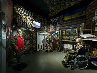 Експозиція присвячена військовим в музеї "Становлення української нації" в Києві