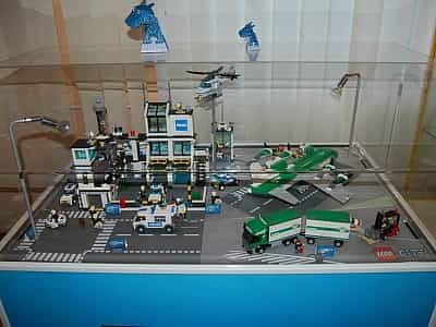 експозиція Lego city в музеї іграшки в Києві