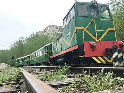 Луцьку дитячу залізницю збудували 1954 року. Вона включає в себе дві станції - "Росинка" і "Фонтан". В часи незалежності України на ній було організовано поїзний радіозв'язок.