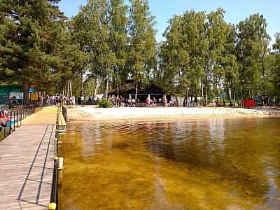 Біле озеро в Рівненській області, недалеко від міста Вараш