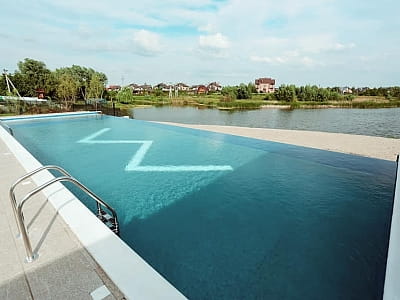 Панорамний відкритий басейн в заміському комплексі "Wish Aqua & SPA Resort" біля Києва 