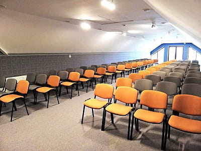 Конференц зала в заміському комплексі "Криве озеро" 