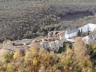 Язловецький замок та палац в Тернопільській області