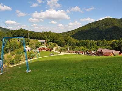 Бугель в гірськолижному комплексі "Перевал Німчич" в Чернівецькій області
